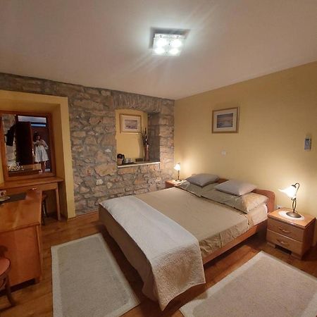 Guest House Paola Primošten Esterno foto