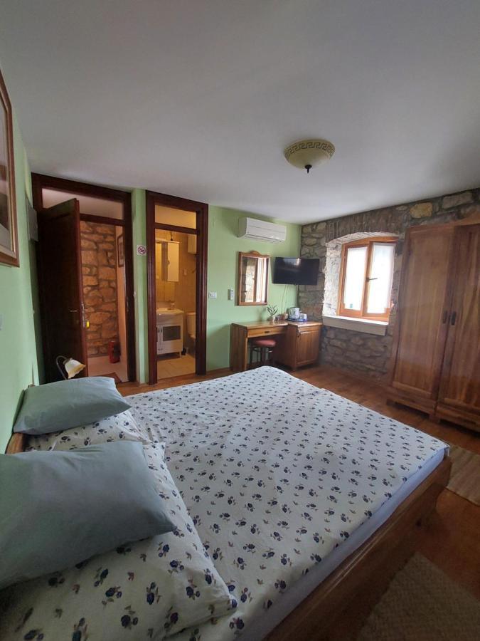 Guest House Paola Primošten Esterno foto
