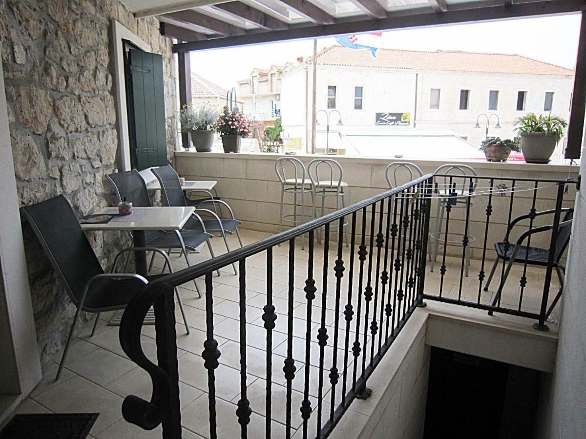 Guest House Paola Primošten Esterno foto